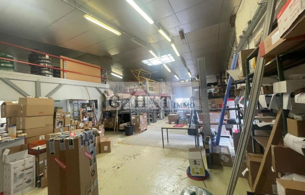 local industriel  pièces 455 m2 à vendre à Vaux-le-Pénil (77000)