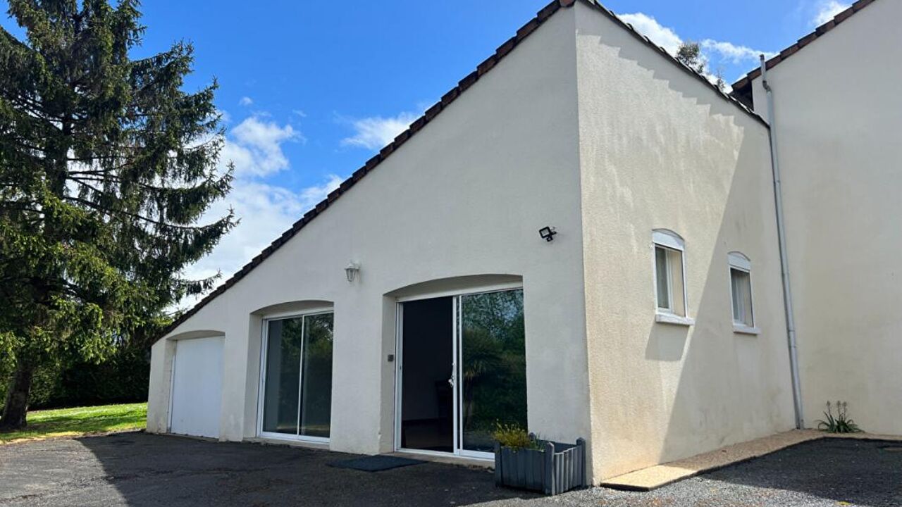 maison 10 pièces 194 m2 à vendre à Saint-Martin-de-Saint-Maixent (79400)