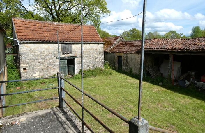 Très belle opportunité ! Secteur LIMOGNE-EN-QUERCY 46260 corps de ferme, maison, grange et dépendances. — photo 2