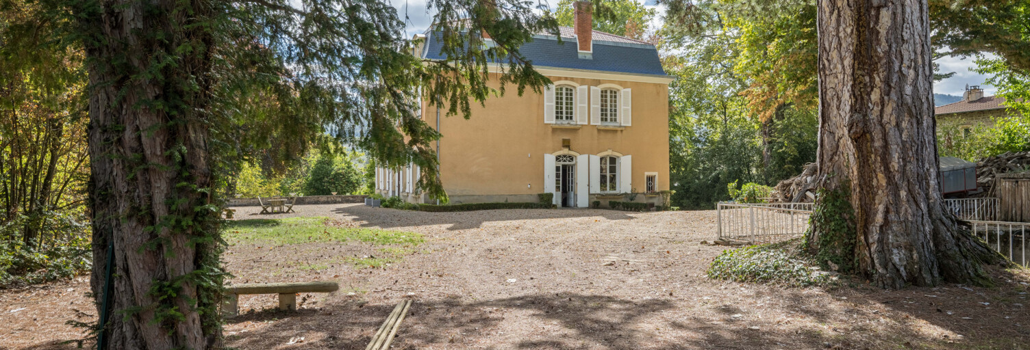 Maison 12 Pièces 600 m² à vendre à Bully (69210)