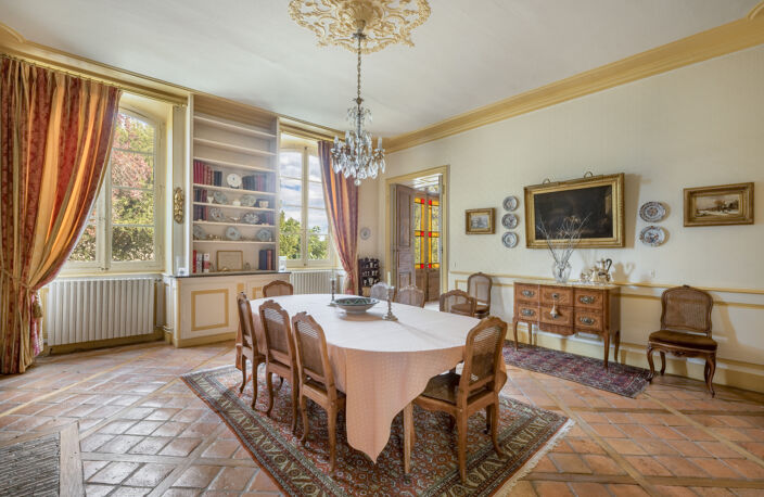 NORD OUEST LYONNAIS, PROPRIETE DE FAMILLE, 600 m2 hab., - Parc clos et arboré 4 900 m2 — photo 3