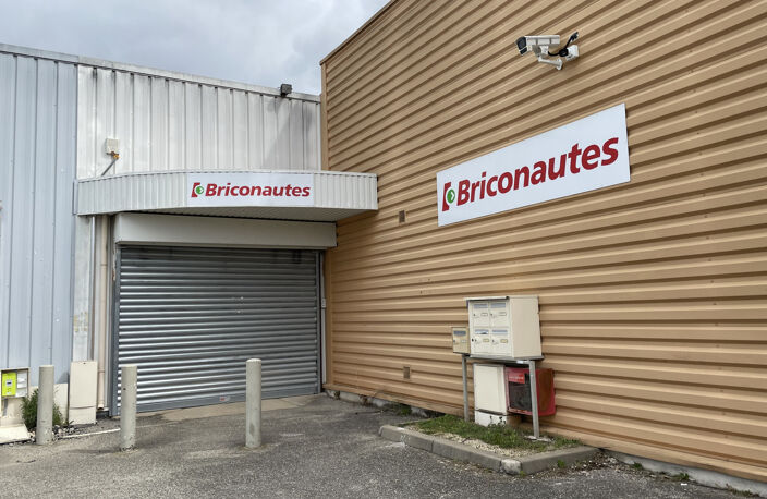 Local commercial de 70 m2 à louer dans galerie marchande à Anneyron — photo 4