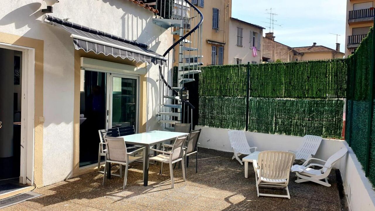 maison 9 pièces  m2 à vendre à Cannes (06400)