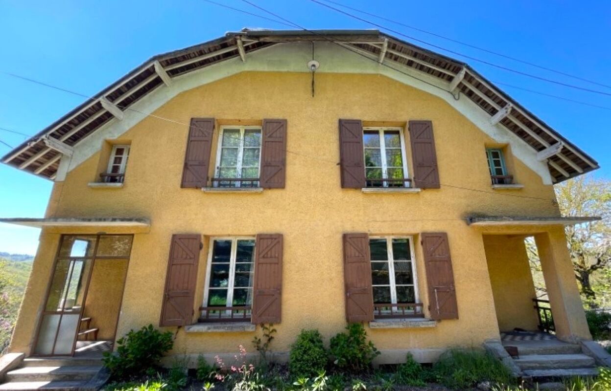 maison 10 pièces 164 m2 à vendre à Sainte-Geneviève-sur-Argence (12420)