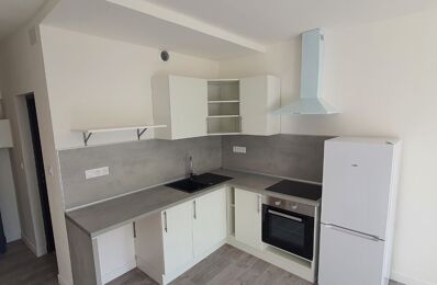 location appartement 670 € CC /mois à proximité de Cornillon-Confoux (13250)