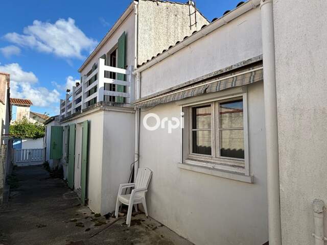 Maison au centre ville de Saint Trojan — photo du bien