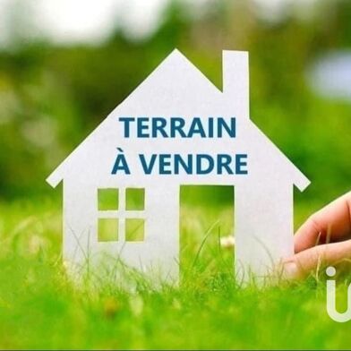 Terrain 824 m²