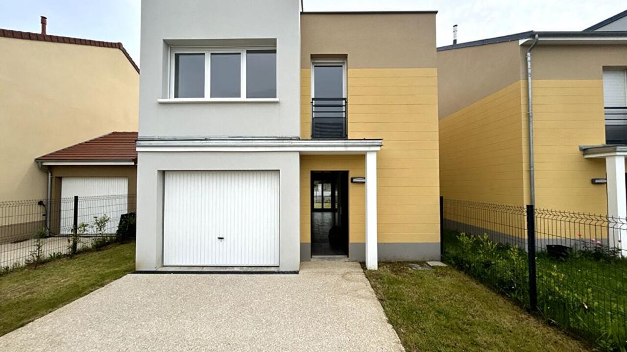 maison 4 pièces 105 m2 à vendre à La Queue-en-Brie (94510)