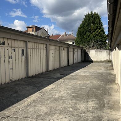Garage  75 €