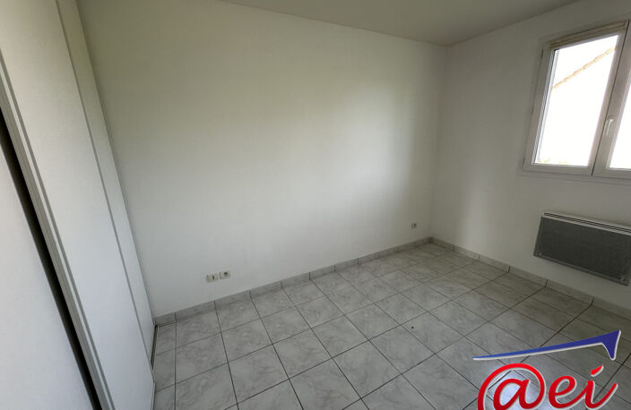 Maison de plain-pied récente T4 sur 800 m² de terrain — photo 4