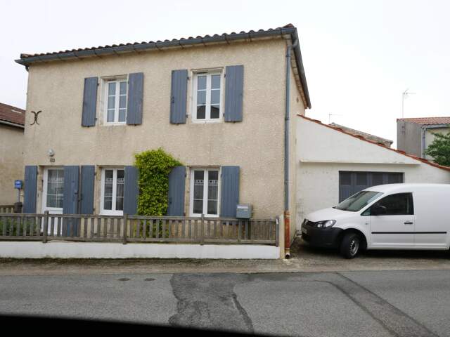 AIGREFEUILLE D AUNIS — photo du bien