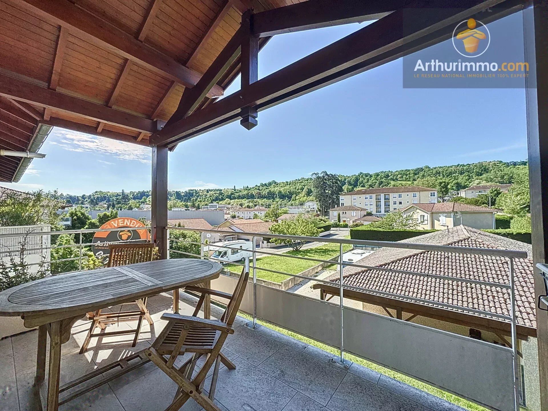 Vente Appartement 50m² 2 Pièces à Bourgoin-Jallieu (38300) - Arthurimmo
