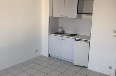 location appartement 350 € CC /mois à proximité de Iteuil (86240)