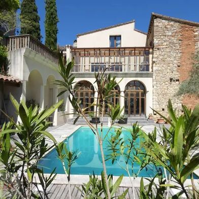 Maison 14 pièces 840000 €