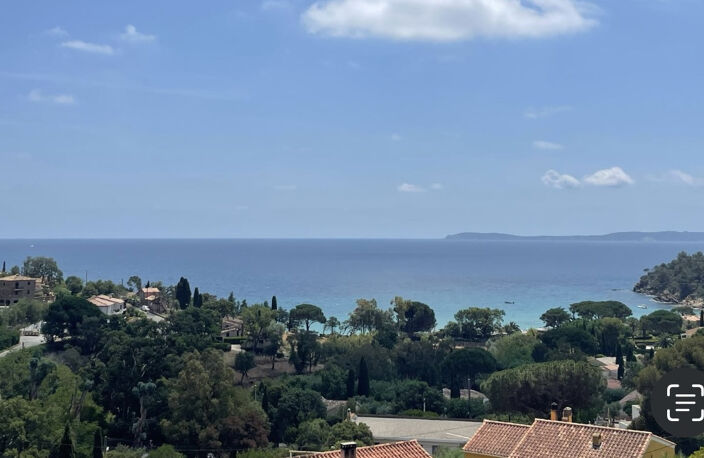 LAVANDOU-Pramousquier: Propriété vue mer! Plage à pieds. — photo 2