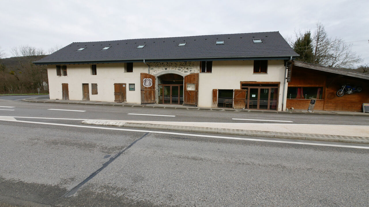 commerce  pièces 800 m2 à vendre à Sallenôves (74270)