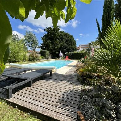 Maison 8 pièces 379800 €