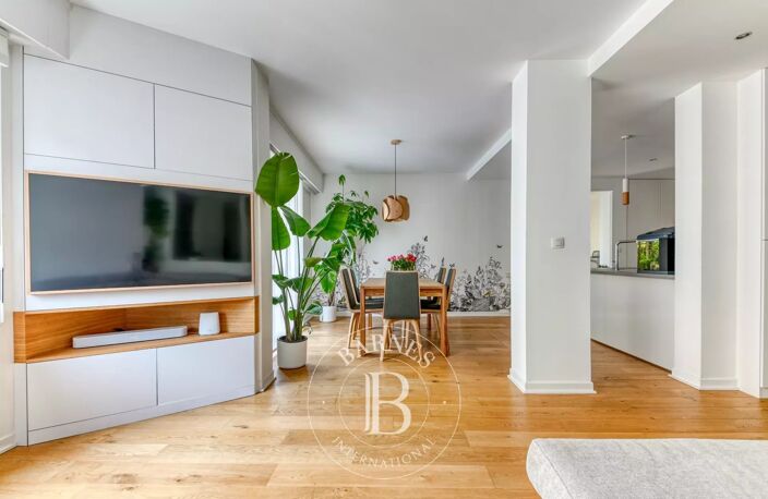 Lyon 6 - Tête d'Or - Appartement meublé de 121,78 m² - Balcons - Cave - Garage - 1 Bureau - 3 Chambres — photo 3