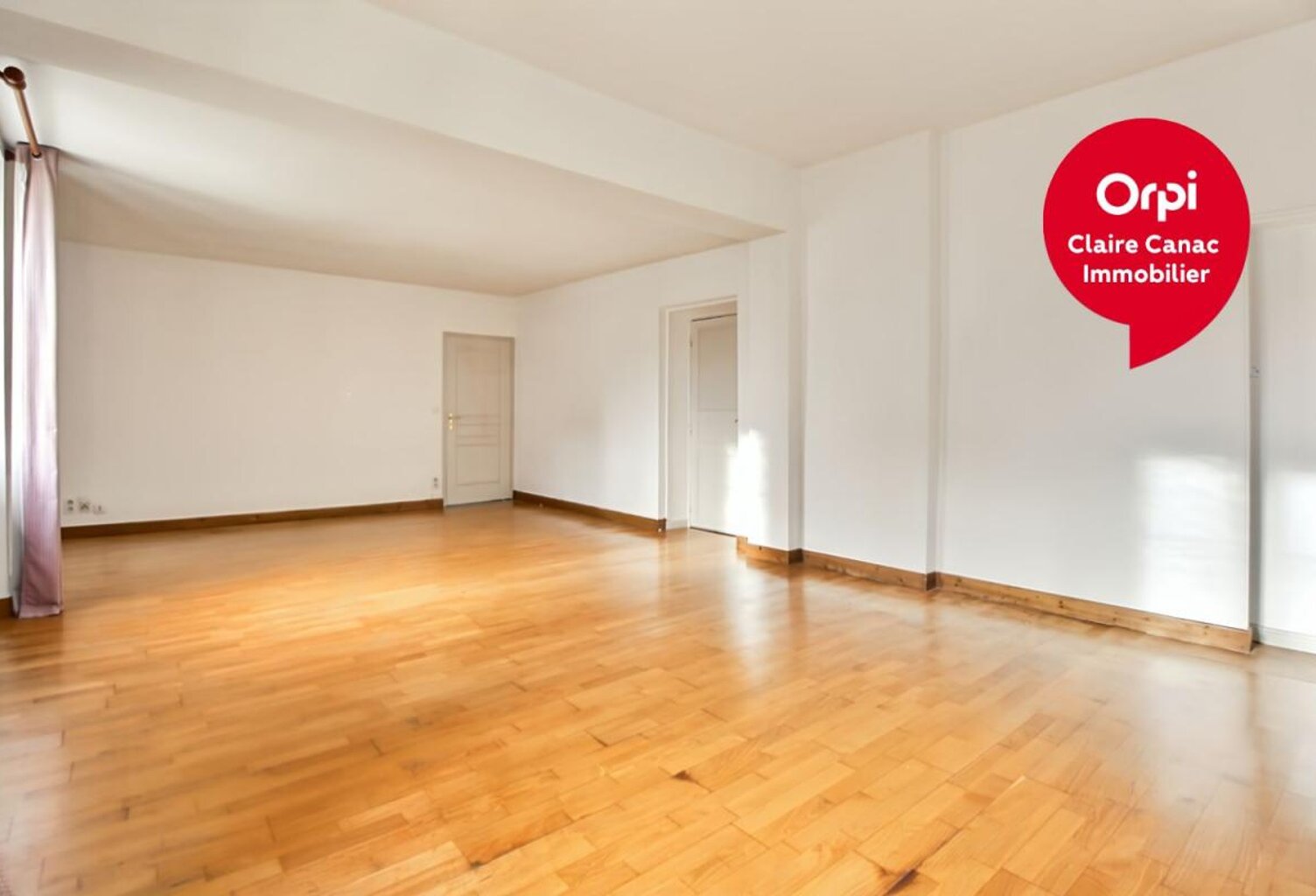 Appartement À Vendre hyper centre Castres avec parking et terrasse — photo 1