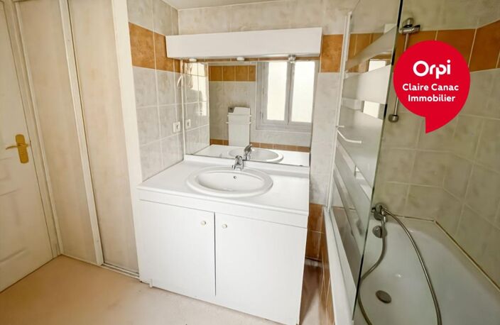 Appartement À Vendre hyper centre Castres avec parking et terrasse — photo 4