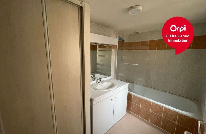 Appartement À Vendre hyper centre Castres avec parking et terrasse — photo 5