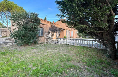 Maison d'environ 190 m²  sur 738 m² à vendre à SAUVETERRE — photo du bien