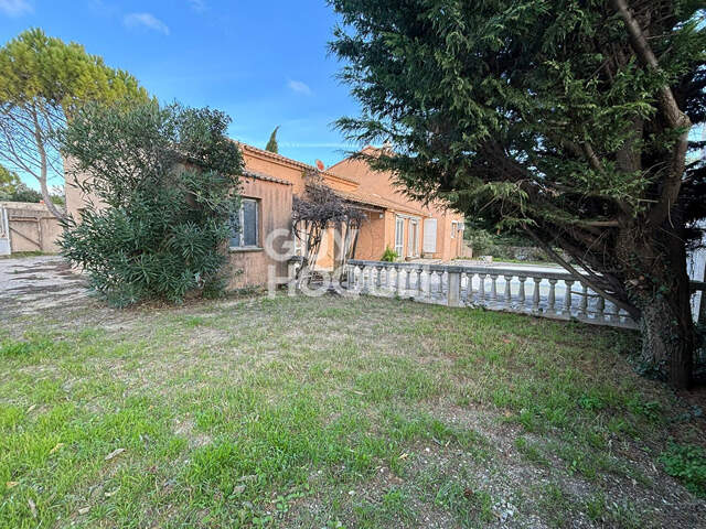 Maison d'environ 190 m²  sur 738 m² à vendre à SAUVETERRE — photo du bien