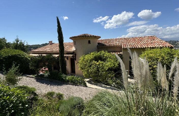 SUPER CANNES – ÉLÉGANTE VILLA 5 PIÈCES AVEC PISCINE ET VUE PANOR — photo 2