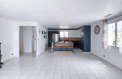 maison 4 pièces 121 m2 à vendre à Saint-Laurent-d'Aigouze (30220)