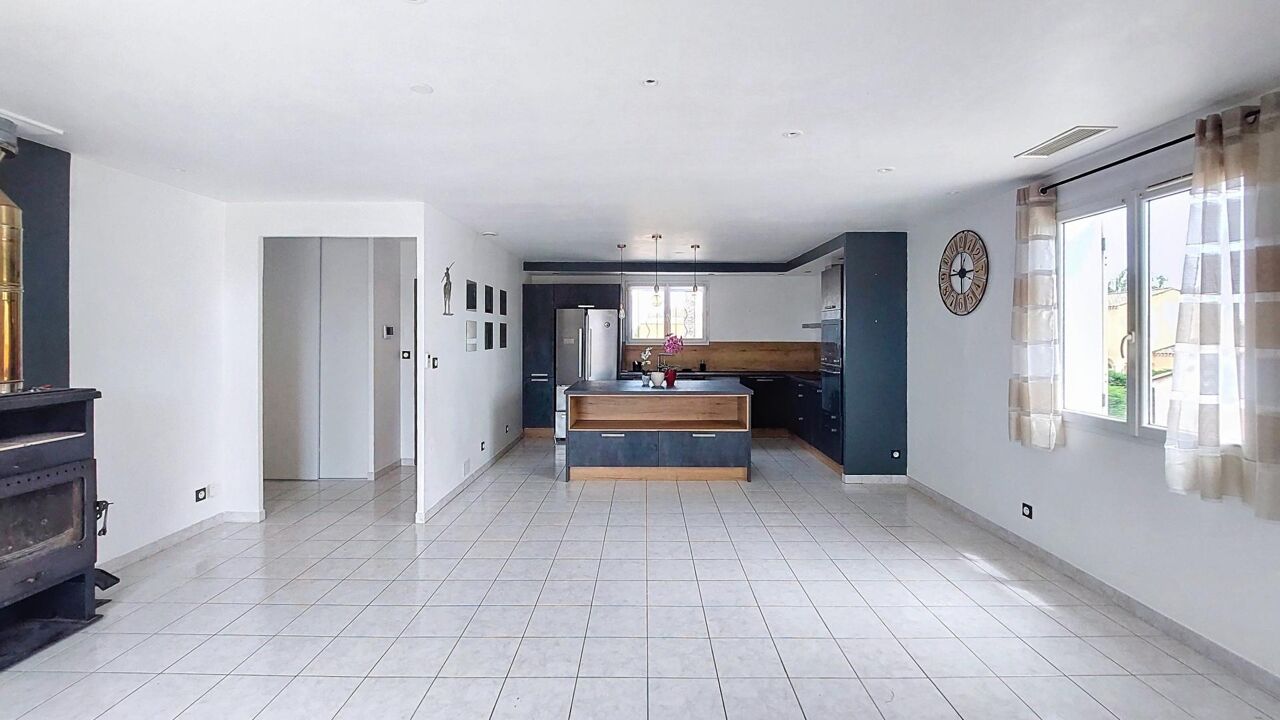 maison 4 pièces 121 m2 à vendre à Saint-Laurent-d'Aigouze (30220)