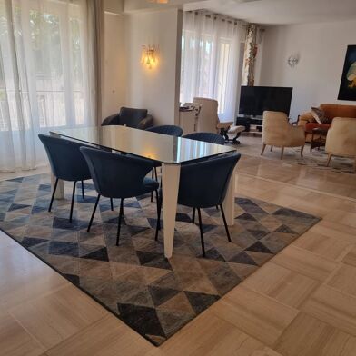 Appartement 3 pièces 345 €