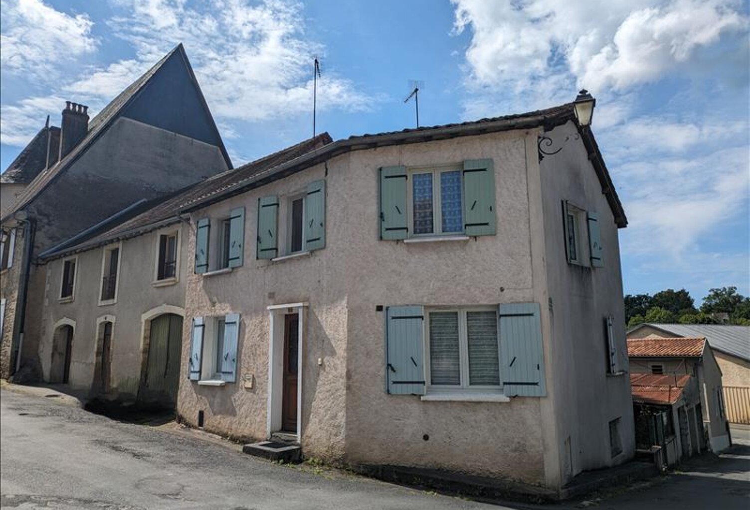 Maison de bourg de 8 pièces principales — photo 1