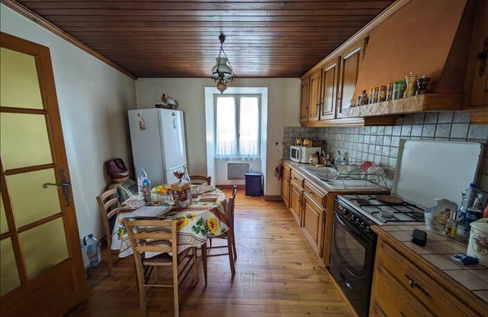 Maison de bourg de 8 pièces principales — photo 3