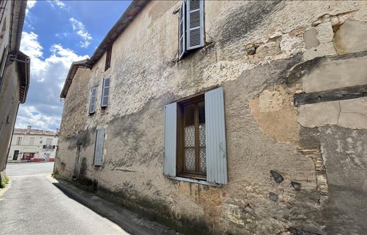 maison 8 pièces 196 m2 à vendre à Baignes-Sainte-Radegonde (16360)