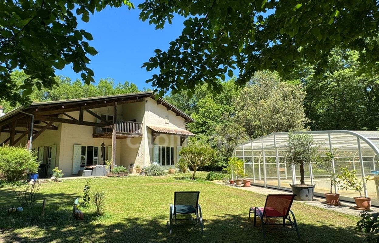 maison 9 pièces 310 m2 à vendre à Sauveterre-de-Guyenne (33540)