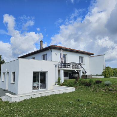 Maison 5 pièces 426400 €