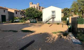 Garage   m² à louer à Saint-Maximin-la-Sainte-Baume (83470)