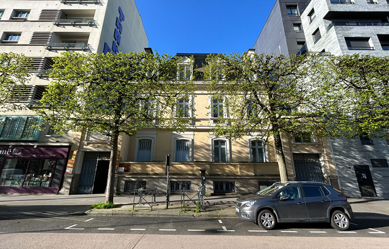 bureau  pièces 142 m2 à louer à Rennes (35000)
