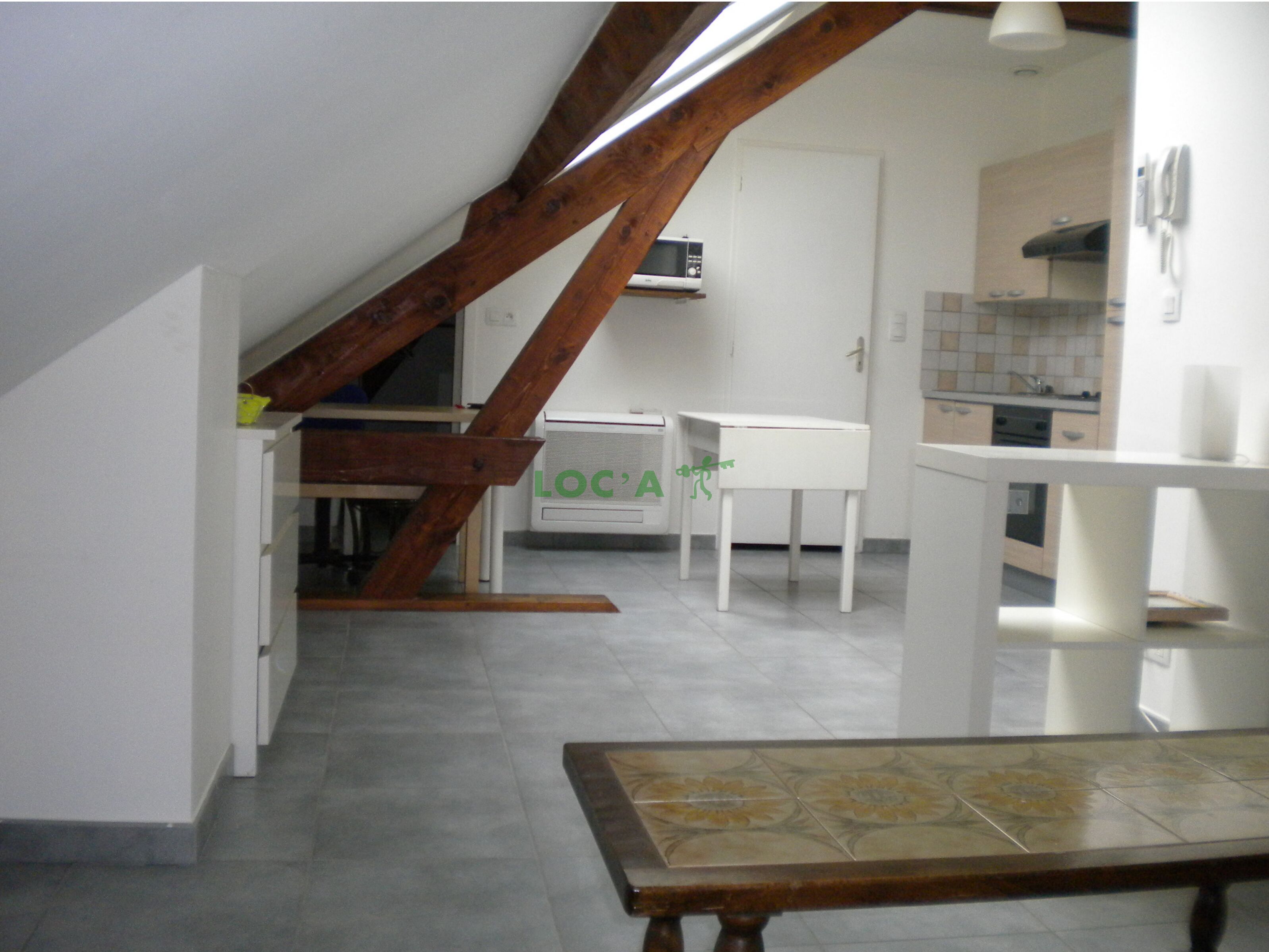 Location Studio 25 m² à Saint-Fons 500 ¤ CC /mois