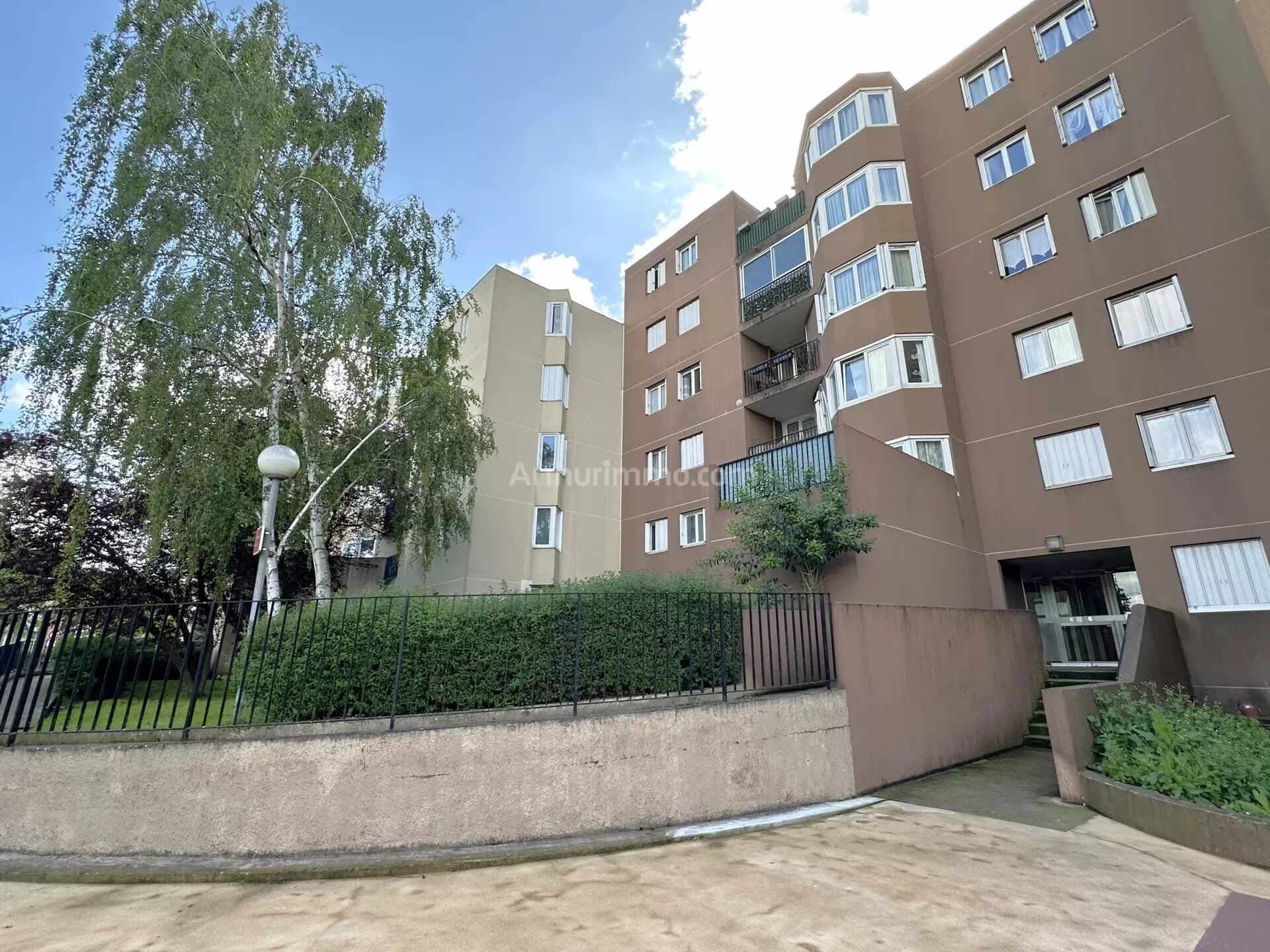 Vente Appartement 70m² 3 Pièces à Livry-Gargan (93190) - Arthurimmo