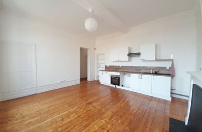 location appartement 780 € CC /mois à proximité de Cappelle-Brouck (59630)