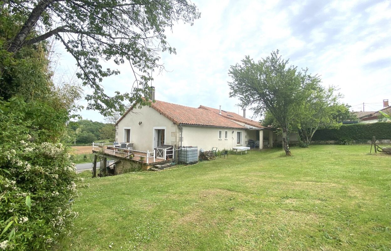 maison 5 pièces 148 m2 à vendre à Saint-Sornin (16220)