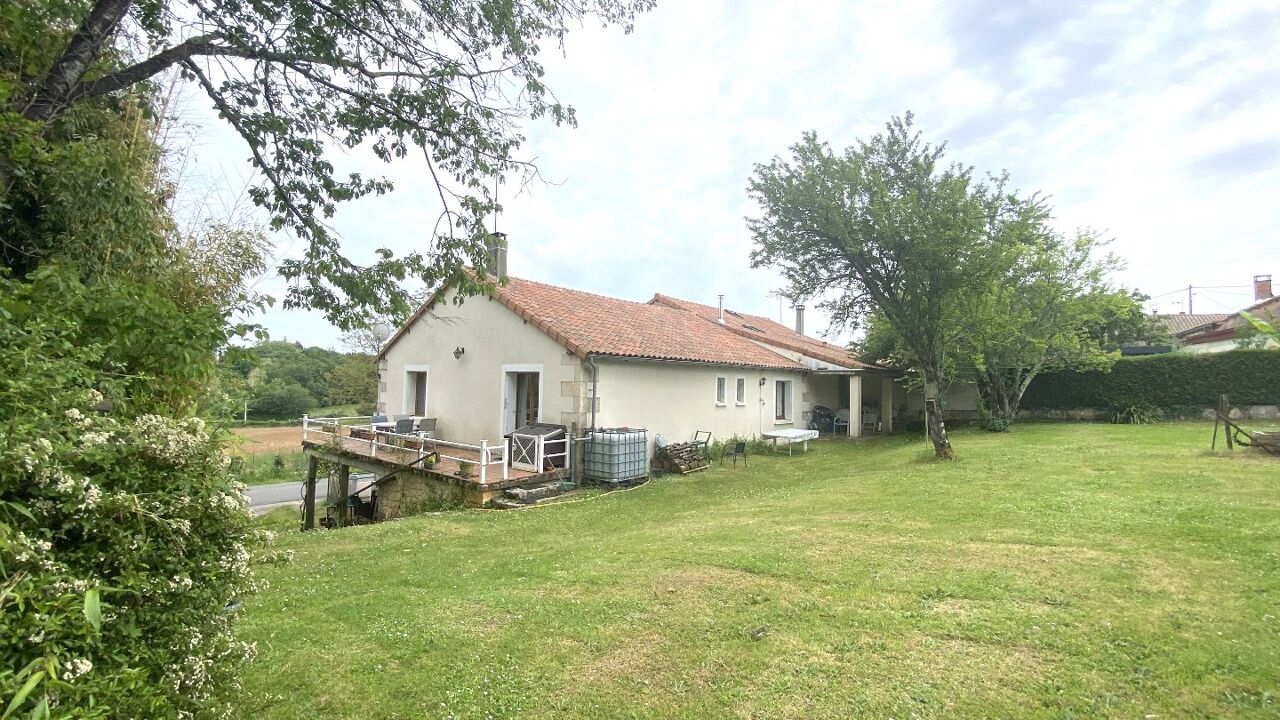 maison 5 pièces 148 m2 à vendre à Saint-Sornin (16220)