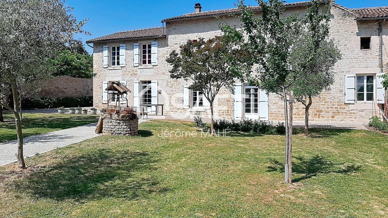 maison 6 pièces 160 m2 à vendre à Aigondigné (79370)