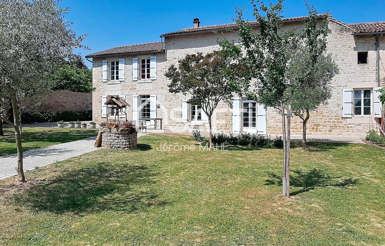 maison 6 pièces 160 m2 à vendre à Aigondigné (79370)