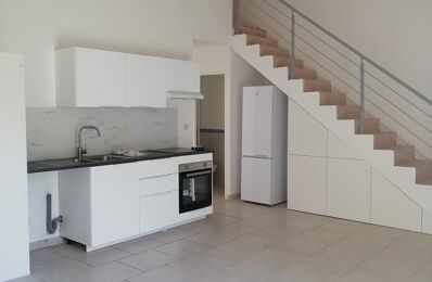location appartement 750 € CC /mois à proximité de Coudoux (13111)