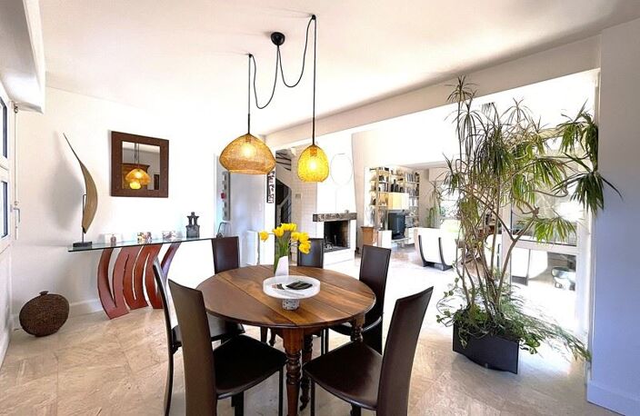 Villa de 8 pièces principales — photo 3