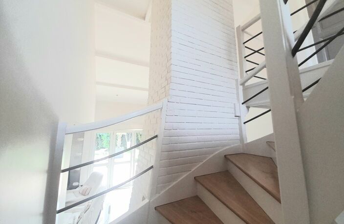 Villa de 8 pièces principales — photo 5