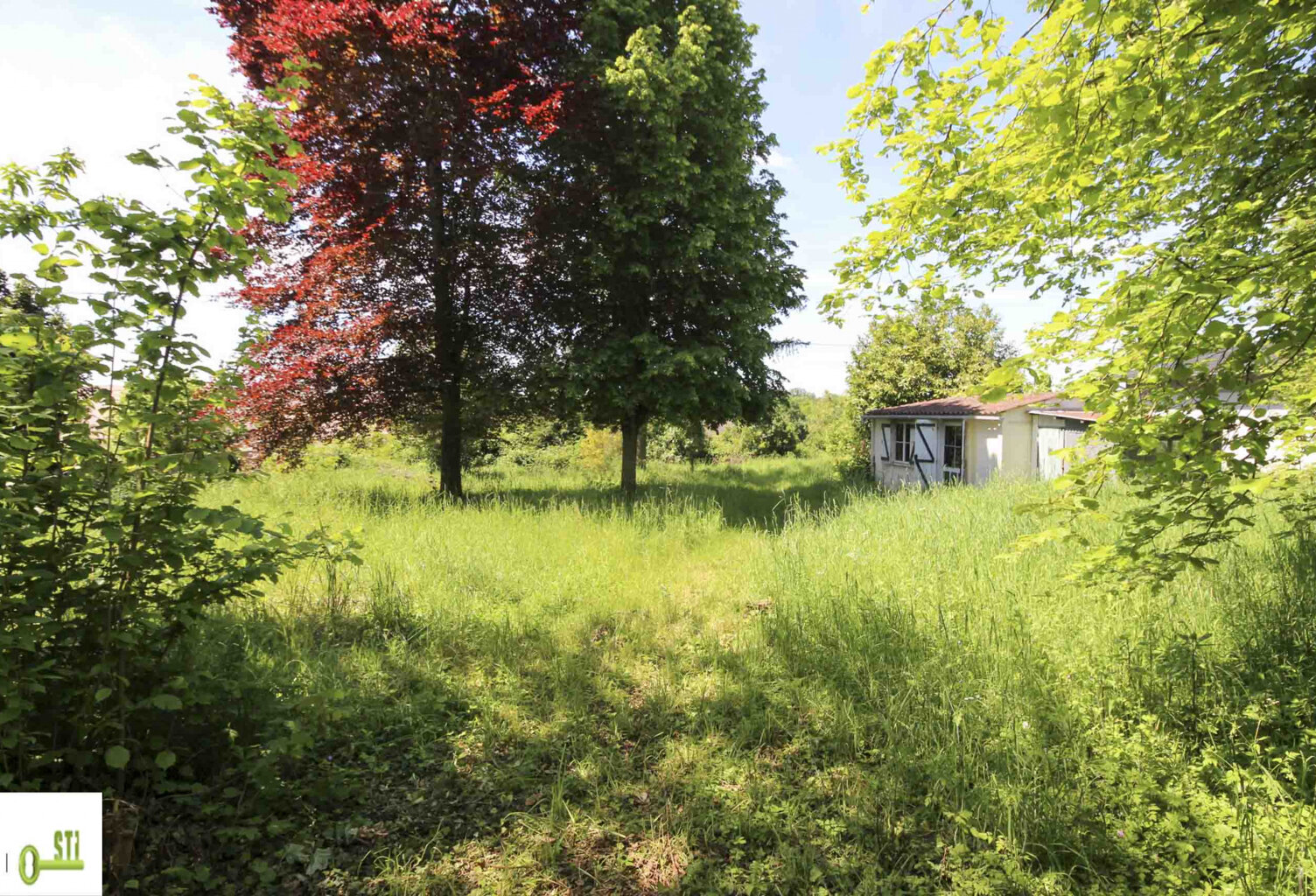 Terrain avec abri de jardin — photo 1