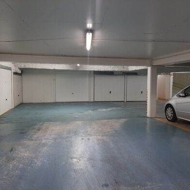 Parking 13 m²